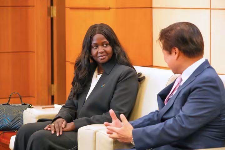 Supplied photograph of Adut Salva Kiir at a meeting in South Korea